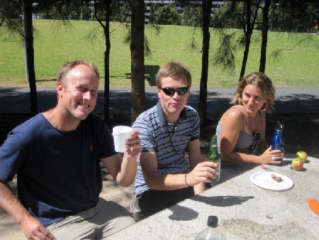 australiadaybarbecue2012 Nathan, Christoph, Maud (vlnr)