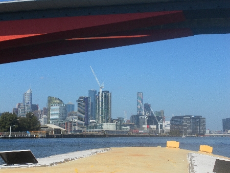 sam_4679 Blick auf Docklands und dahinter den CBD/die Innenstadt.